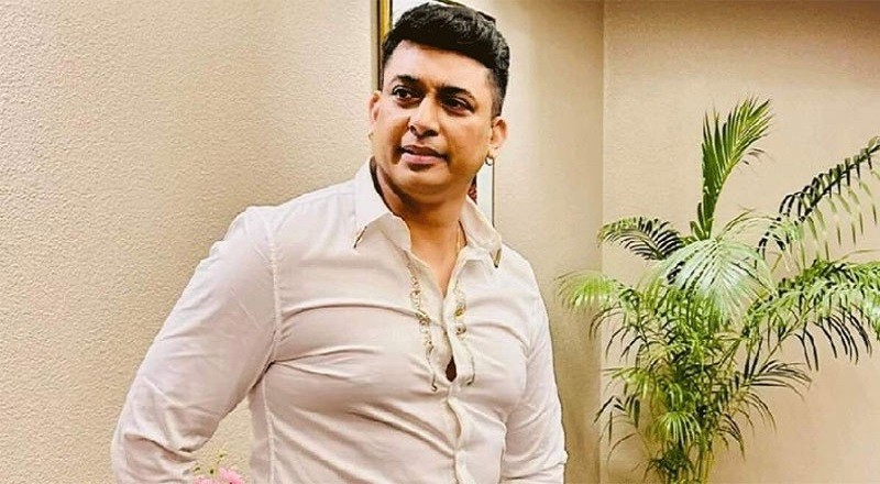 ভাই-বোনের অনুরোধে নির্বাচন করবেন না জায়েদ খান